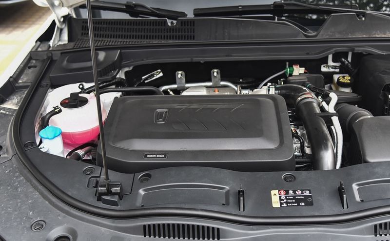 奔腾轿跑SUV B70S  预售11.09万起 18日上市