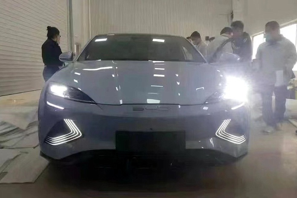 比亚迪海豹实车曝光 对标特斯拉Model 3