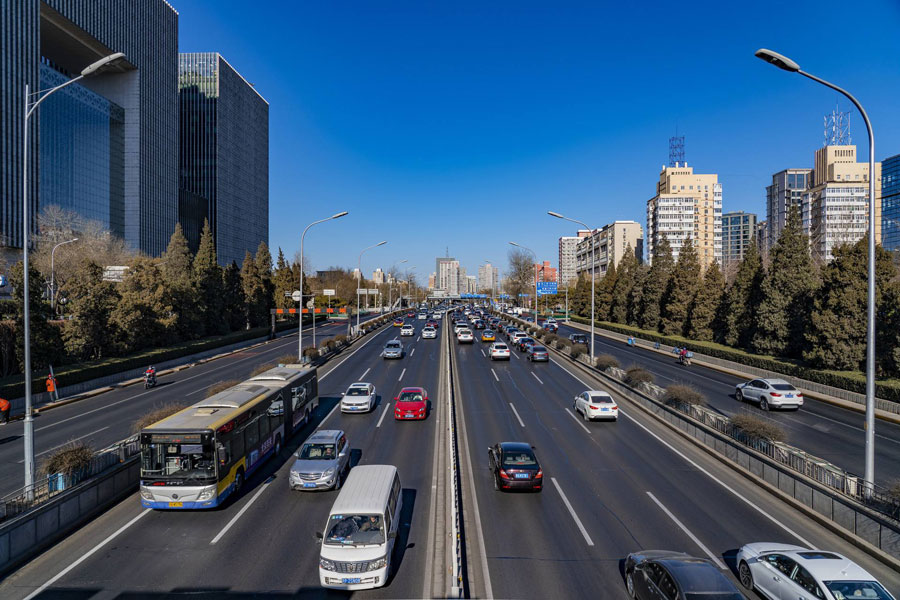 “中签”难度增加 北京新能源车指标申请人超45万