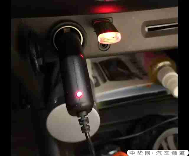 自行安装的行车记录仪连接在点烟器上使用会损伤蓄电池吗？