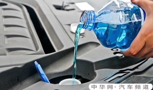 汽车玻璃水加多少合适？