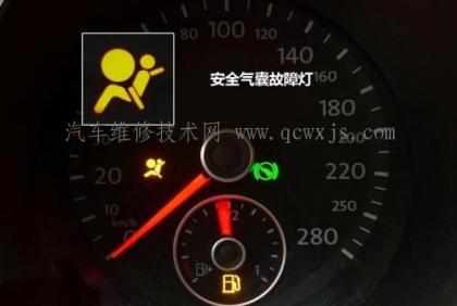 驾驶座安全气囊的灯总亮什么原因