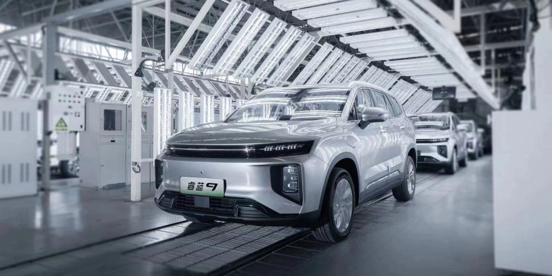 定位纯电全尺寸SUV 睿蓝9量产车在重庆基地下线