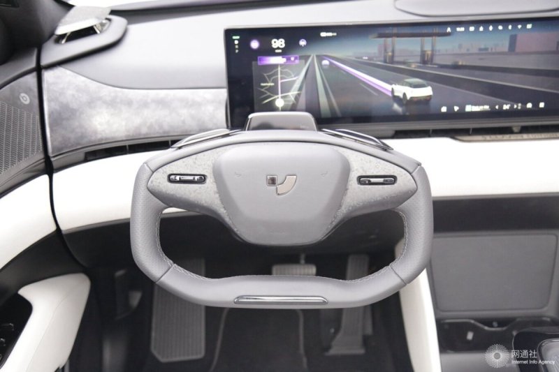 2023汽车科技新趋势——异形方向盘