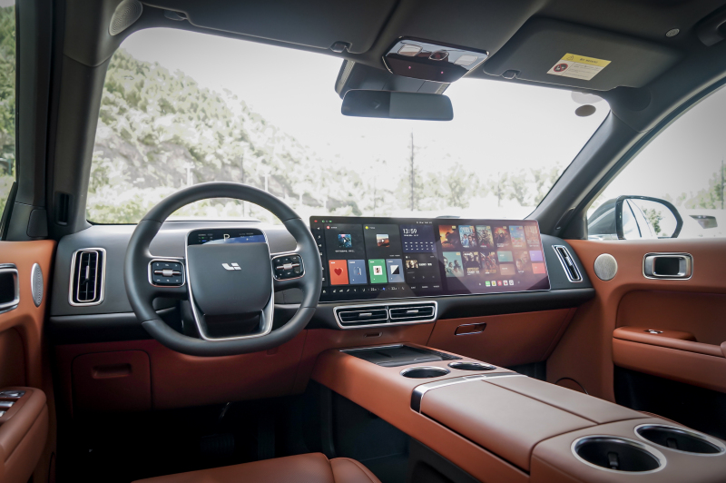 2023汽车科技新趋势——后舱屏幕