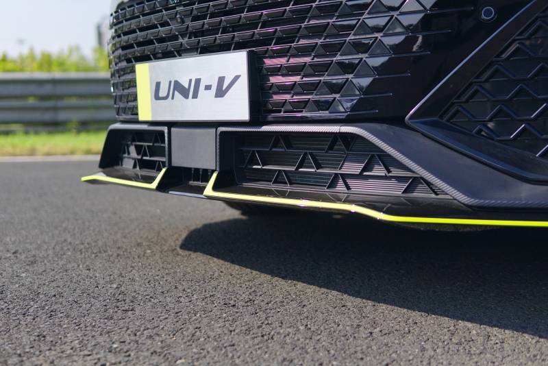 同价位的性能天花板 赛道试驾长安UNI-V 2.0T