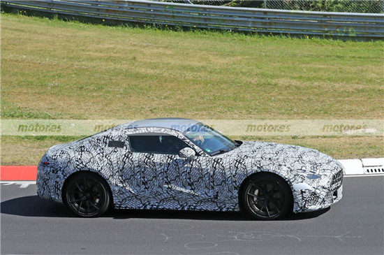 新款梅赛德斯-AMG GT谍照曝光 将于年底推出