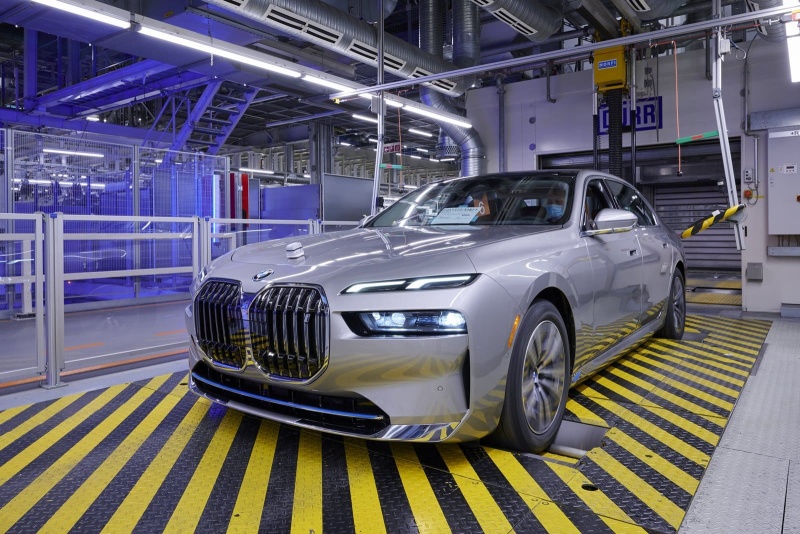 秋季全球交付 BMW新一代7系/i7丁戈尔芬工厂下线