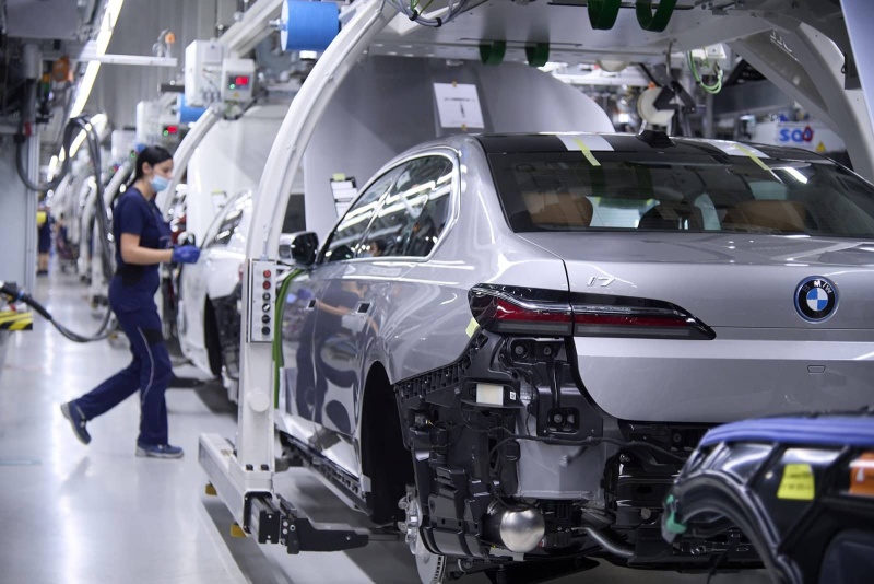秋季全球交付 BMW新一代7系/i7丁戈尔芬工厂下线