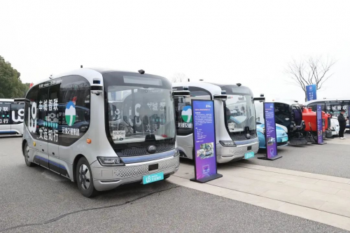 50辆无人小巴上岗，文远知行打造全国最大自动驾驶微循环公交体系