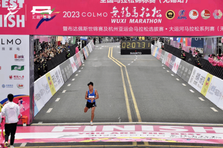 一汽奔腾见证历史 中国跑者锡马打破15年国家纪录