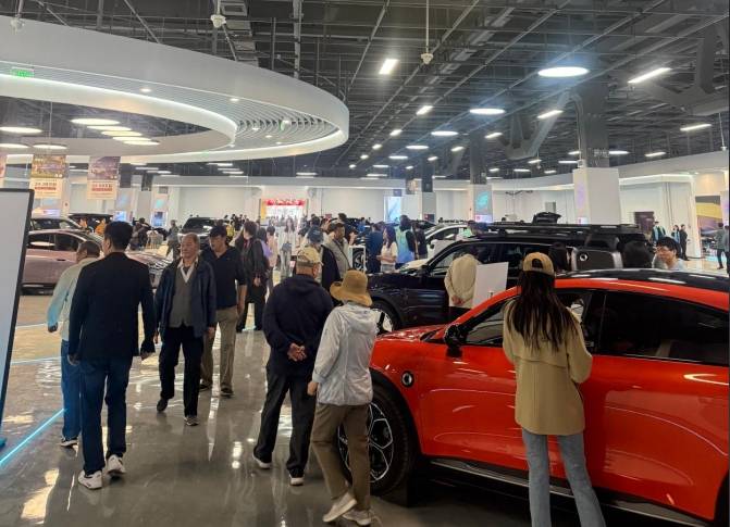北京北三环汽车消费体验新地标，一站式逛遍30多家新能源品牌