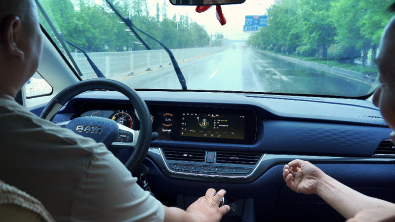 石板材运输路上的“铁搭档”:我和锐胜王牌M7的奋斗日常 石板材运输路上的“铁搭档”:我和锐胜王牌M7的奋斗日常