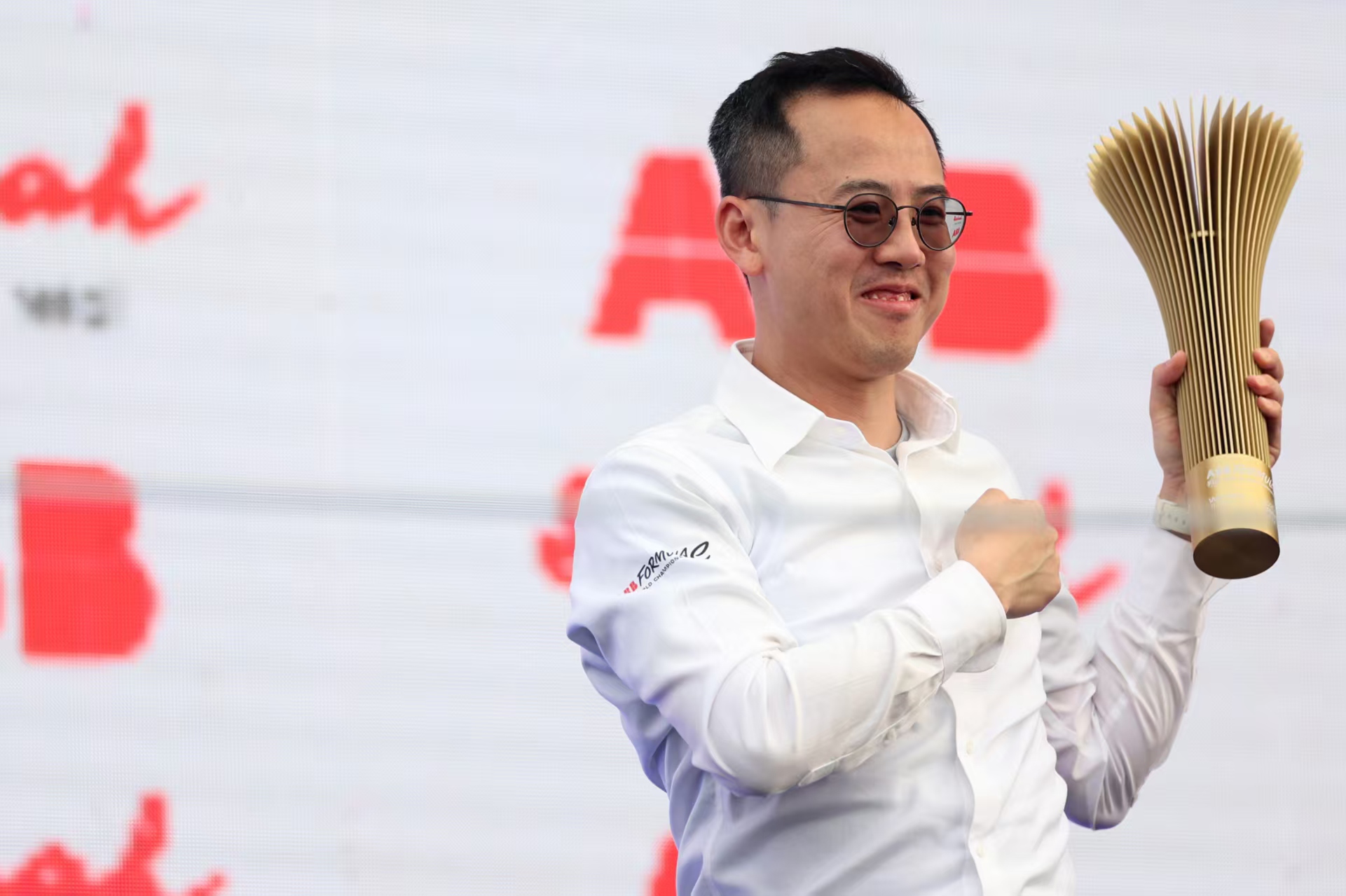 驭电破壁，中国领队许家泰的FE登顶之路