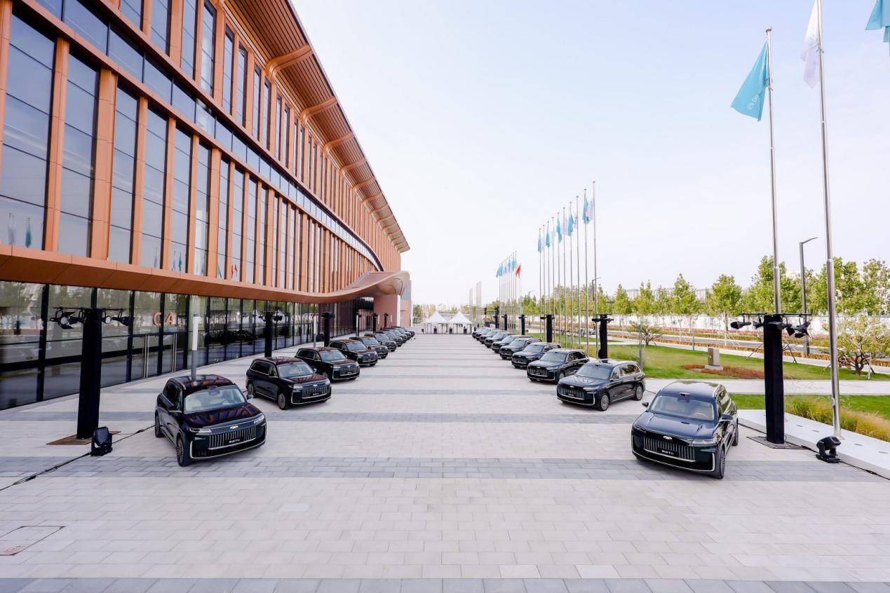 智享大六座旗舰SUV风云T11上市 限时抢鲜价17.99万-23.99万元 智享大六座旗舰SUV风云T11上市 限时抢鲜价17.99万-23.99万元