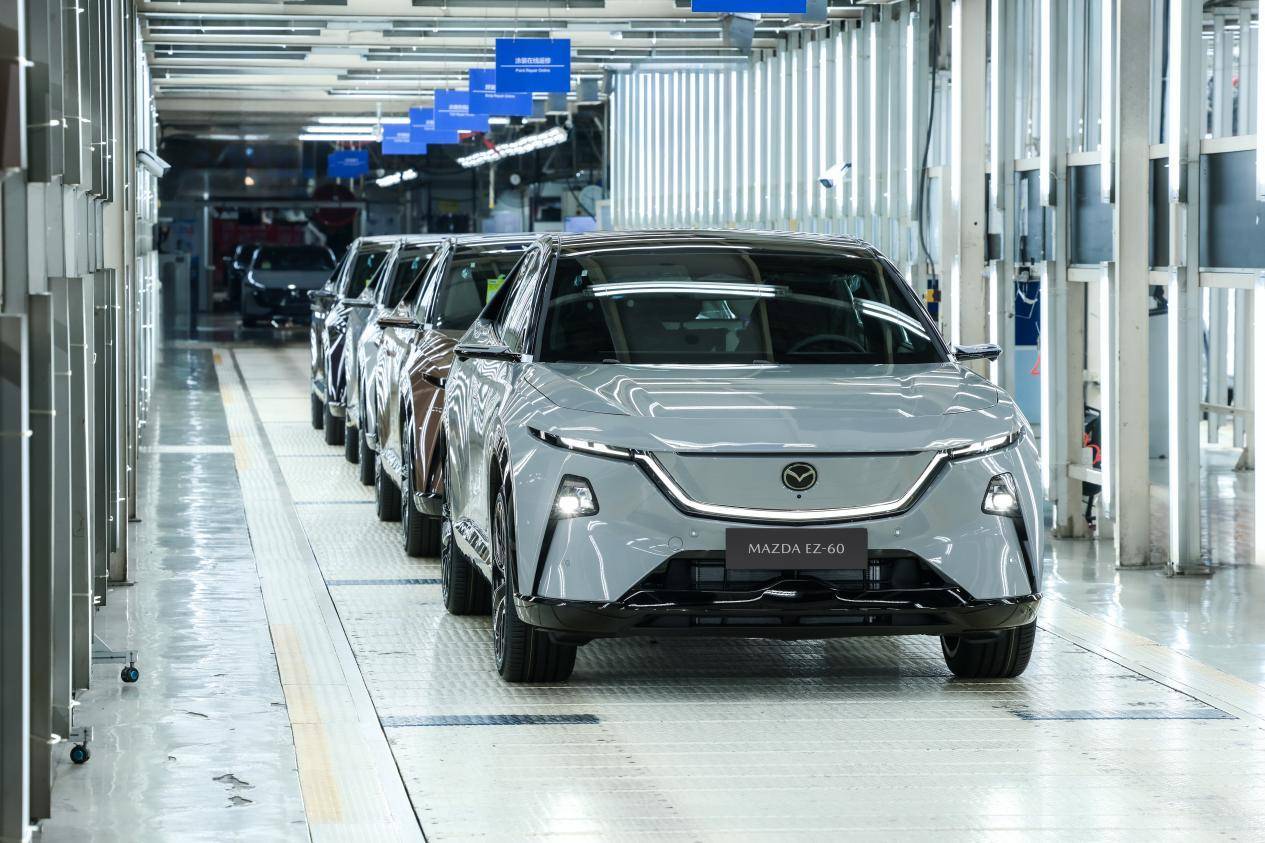 央视“第一发布”车企首秀 长安马自达EZ-60央视认证全球好车