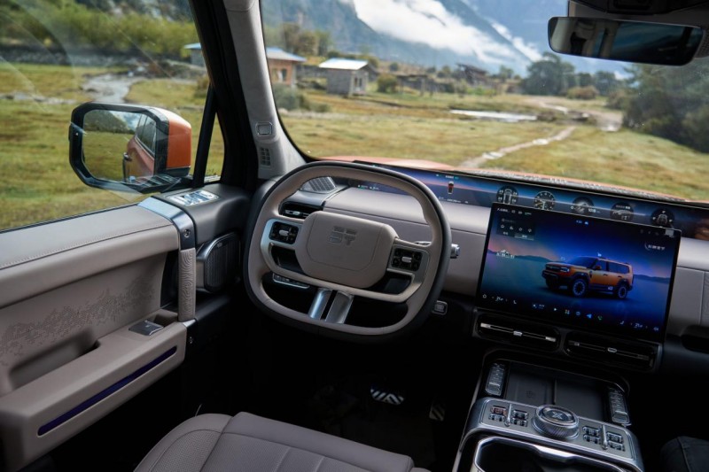 破局者之姿，纵横G700以硬核实力碾压豪华越野竞品