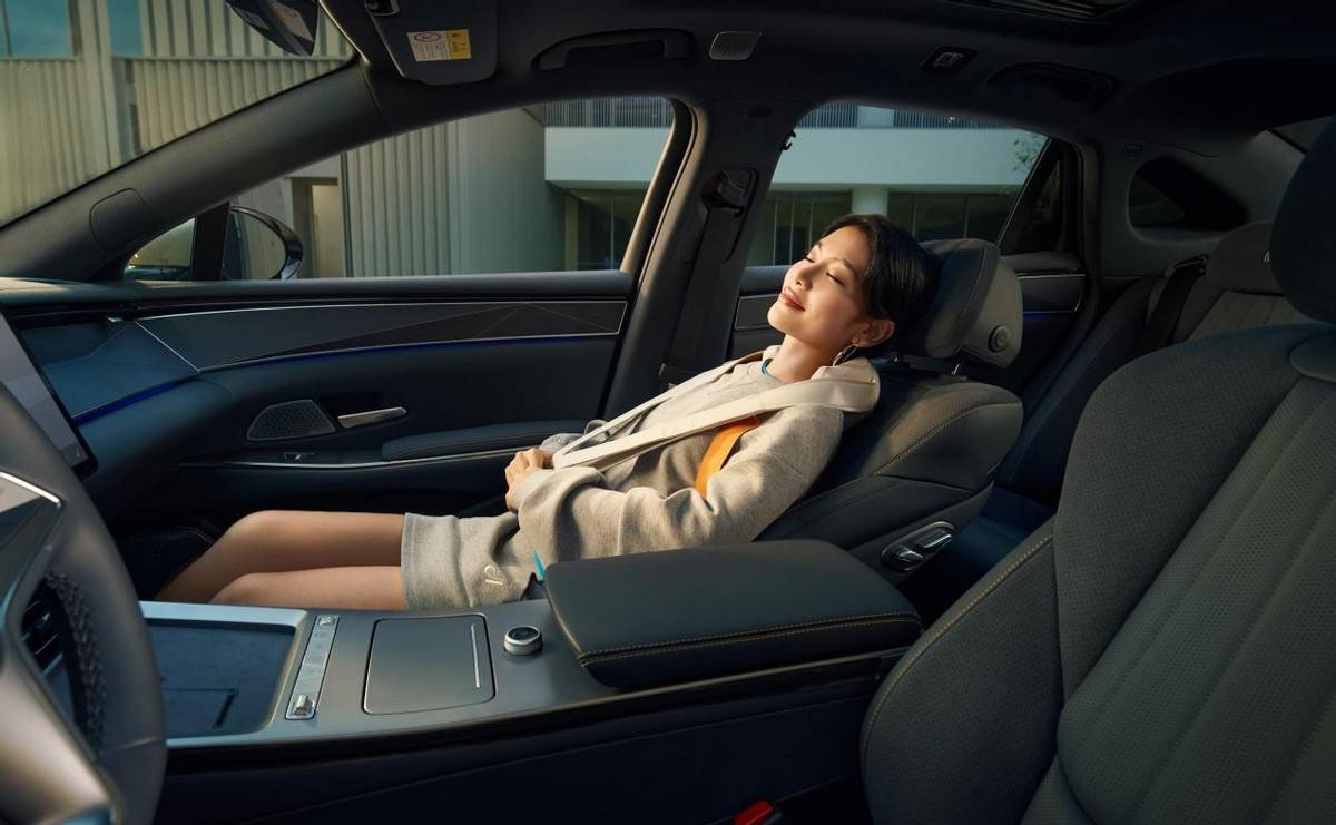 比亚迪划时代旗舰汉L颜值、智能、生态全面革新，补贴后19.48万起