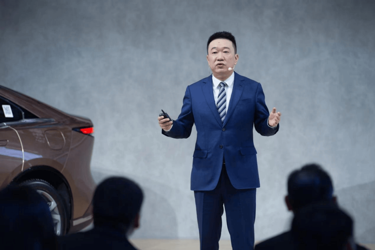 长安马自达MAZDA EZ-6领衔亮相2024广州车展新能源馆 长安马自达MAZDA EZ-6领衔亮相2024广州车展新能源馆