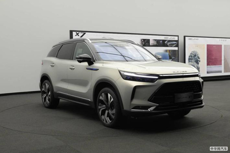 将于5月下旬预售 北京汽车BEIJING-X7正式亮相