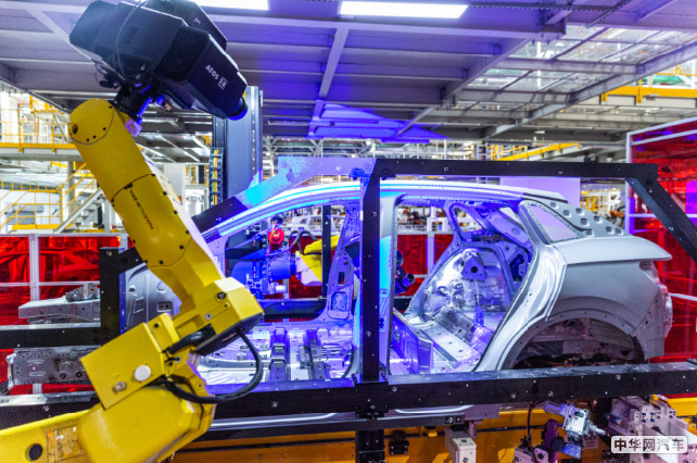 上汽大众新能源汽车工厂 以“智造”打造“质造”
