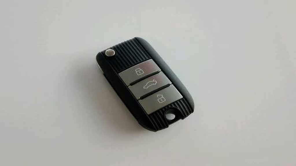 荣威rx5车钥匙电池型号