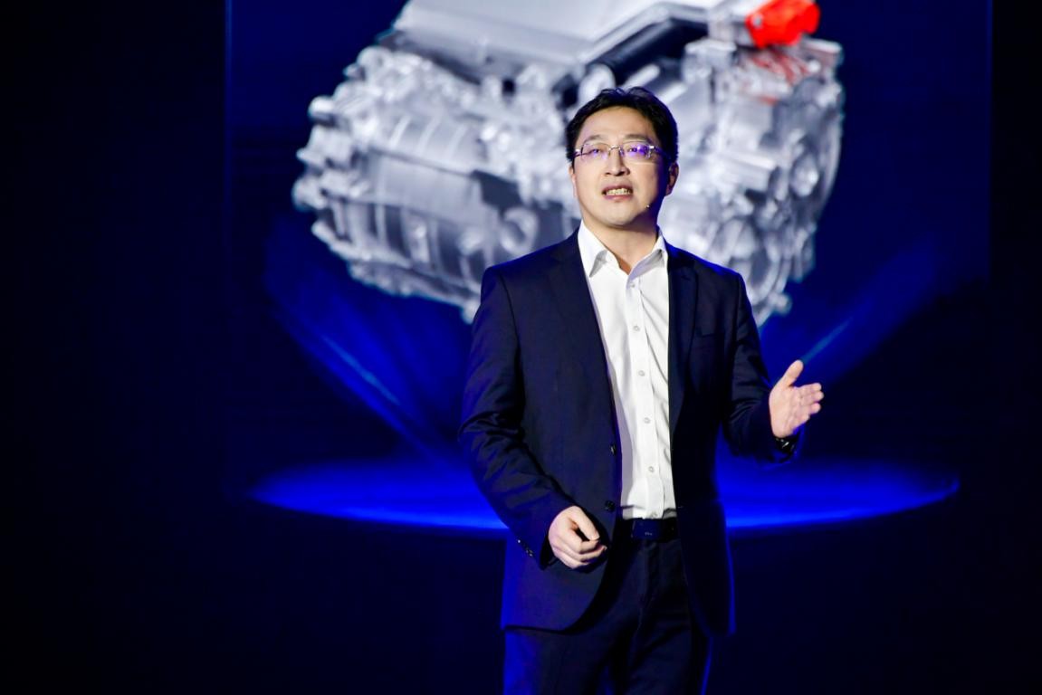 赛力斯联手华为成果落地，全球首款超千公里续航增程式电动汽车上市