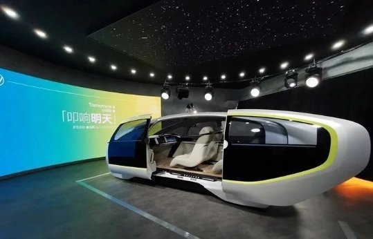 搭载棱镜光娱AID-全息空中智能显示系统，大众汽车发布“众:UX原型座舱”