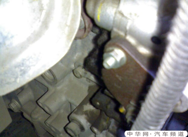 丰田卡罗拉发动机漏油原因，卡罗拉发动机漏油怎么办