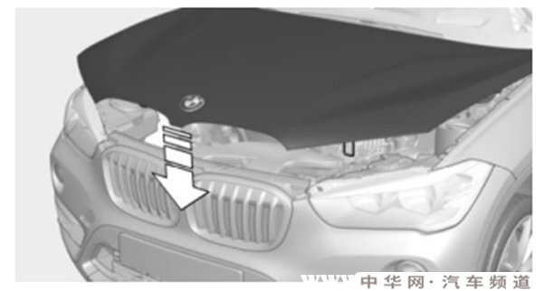 宝马x1发动机盖怎么开，宝马x1发动机舱图解详细