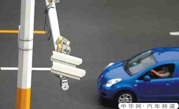 怎样才算闯红灯？这三张图告诉你答案