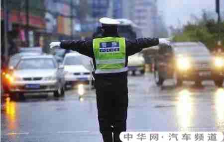 怎样才算闯红灯？这三张图告诉你答案