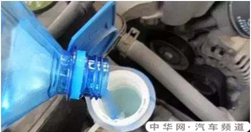 自来水可以代替汽车玻璃水吗？