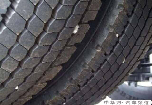 轮胎刮到马路牙子有影响吗？