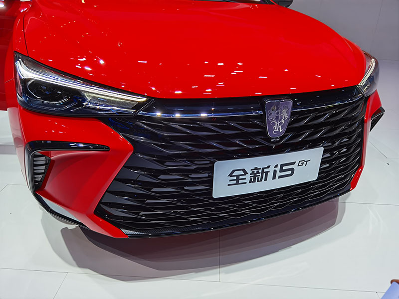 全新荣威i5 GT成都车展上市 售价8.79-9.99万元