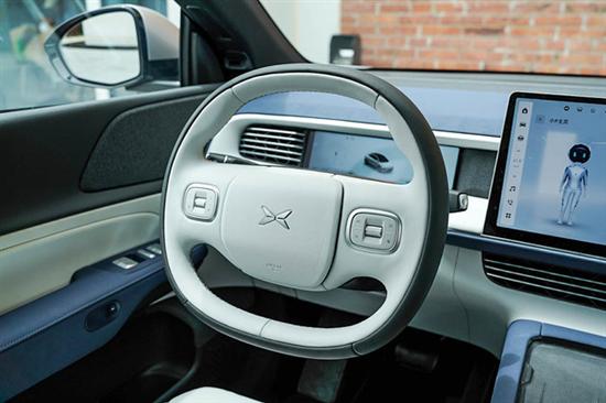 智能与性能兼备 实拍超智驾轿跑SUV小鹏G6