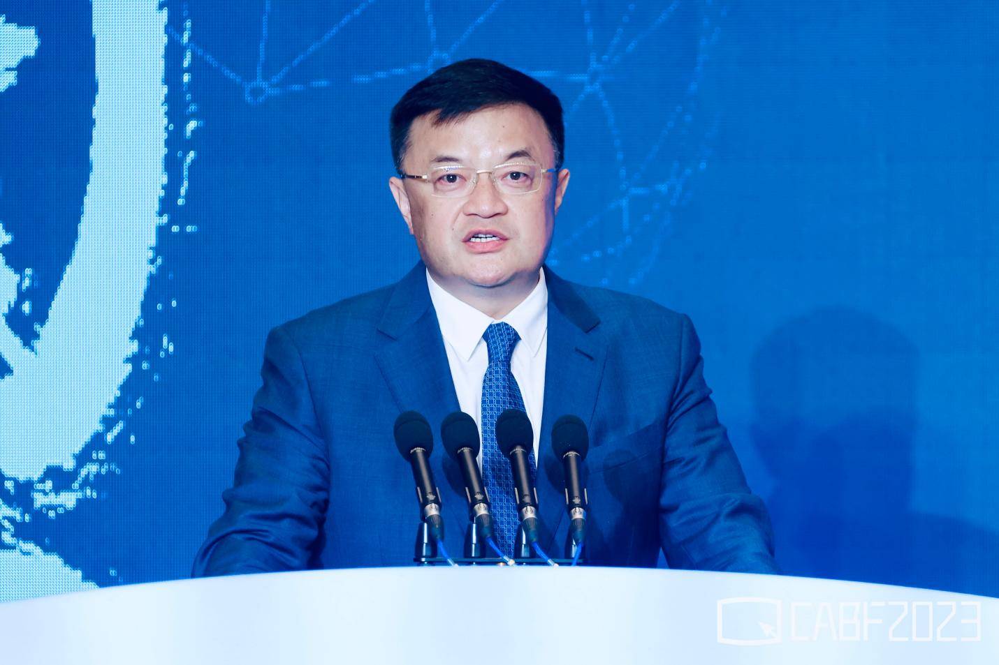 汽车产业高端对话 第十五届中国汽车蓝皮书论坛开幕