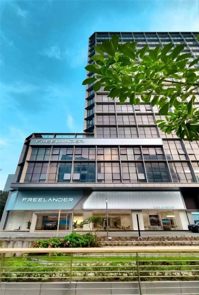 罗湖深业车城再添重磅：神行者FREELANDER广东首店启幕