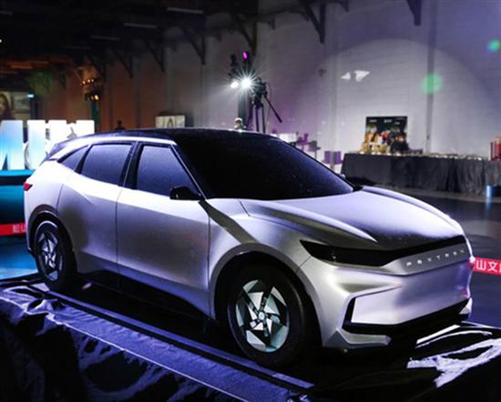 富士康首款车油泥模型曝光 MIH平台打造纯电动SUV